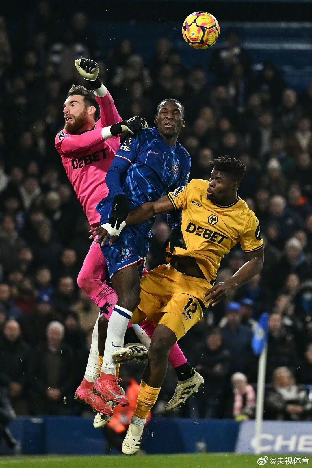 阿森纳客场大胜切尔西,重回英超前四 阿森纳客场大胜切尔西,重回英超前四