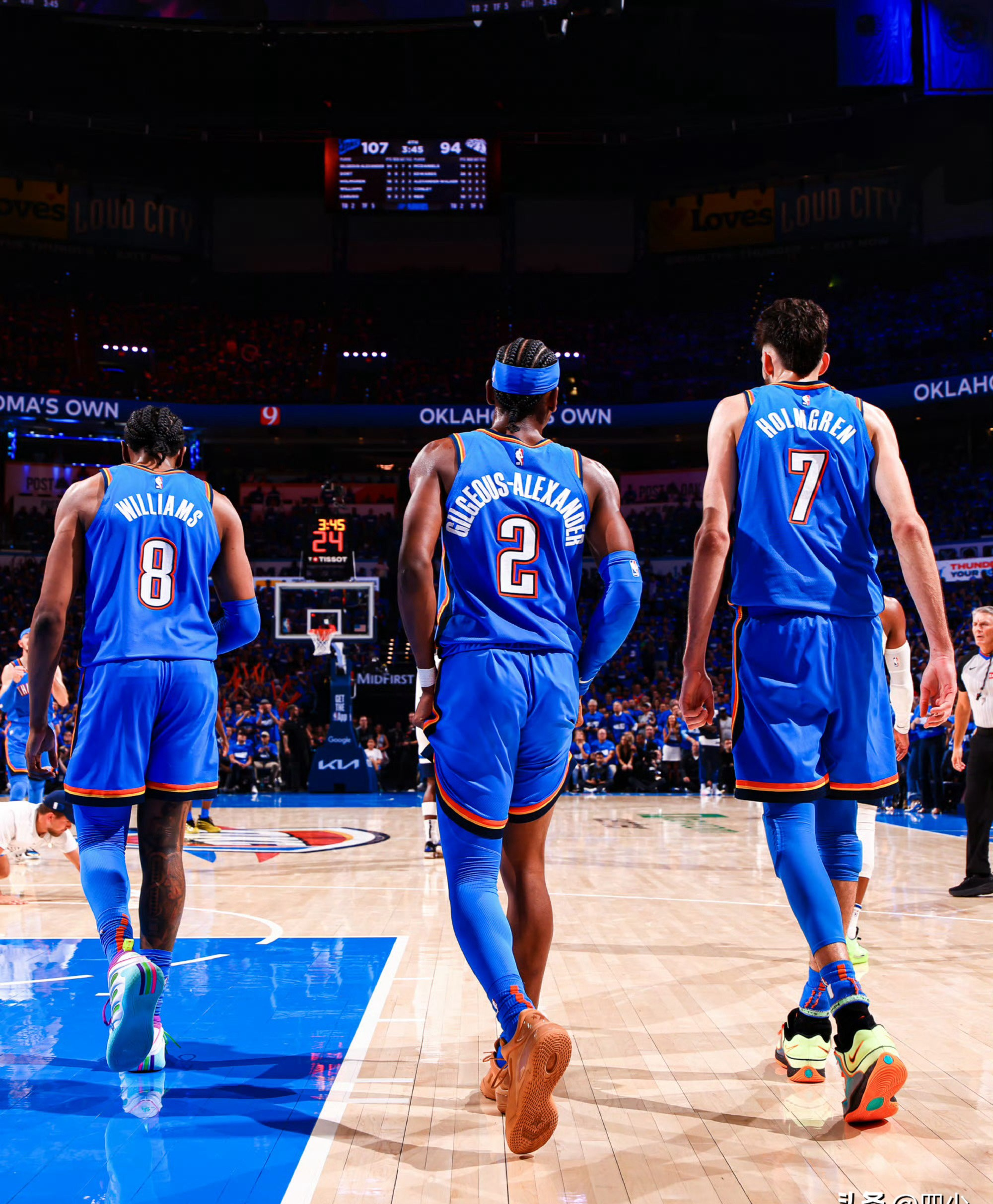 包含雷霆横扫快船，塔图姆关键制胜的词条