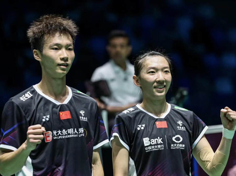 法国队力克中国队,石宇奇带队取胜 法国队力克中国队,石宇奇带队取胜