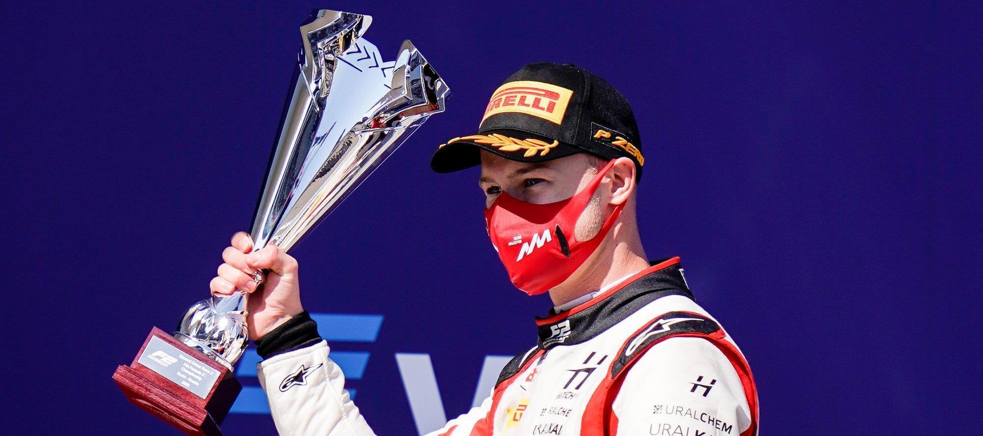 包含威廉姆斯横扫哈斯车队，皮亚斯特里扛起全队的词条