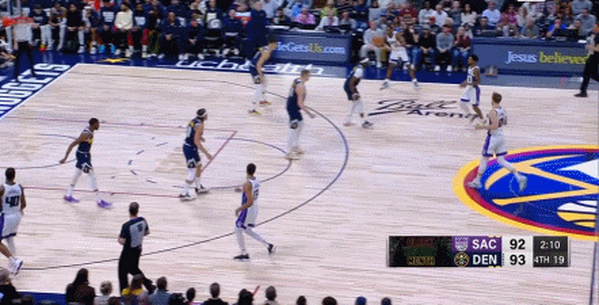 掘金险胜北京队，福克斯高光表现