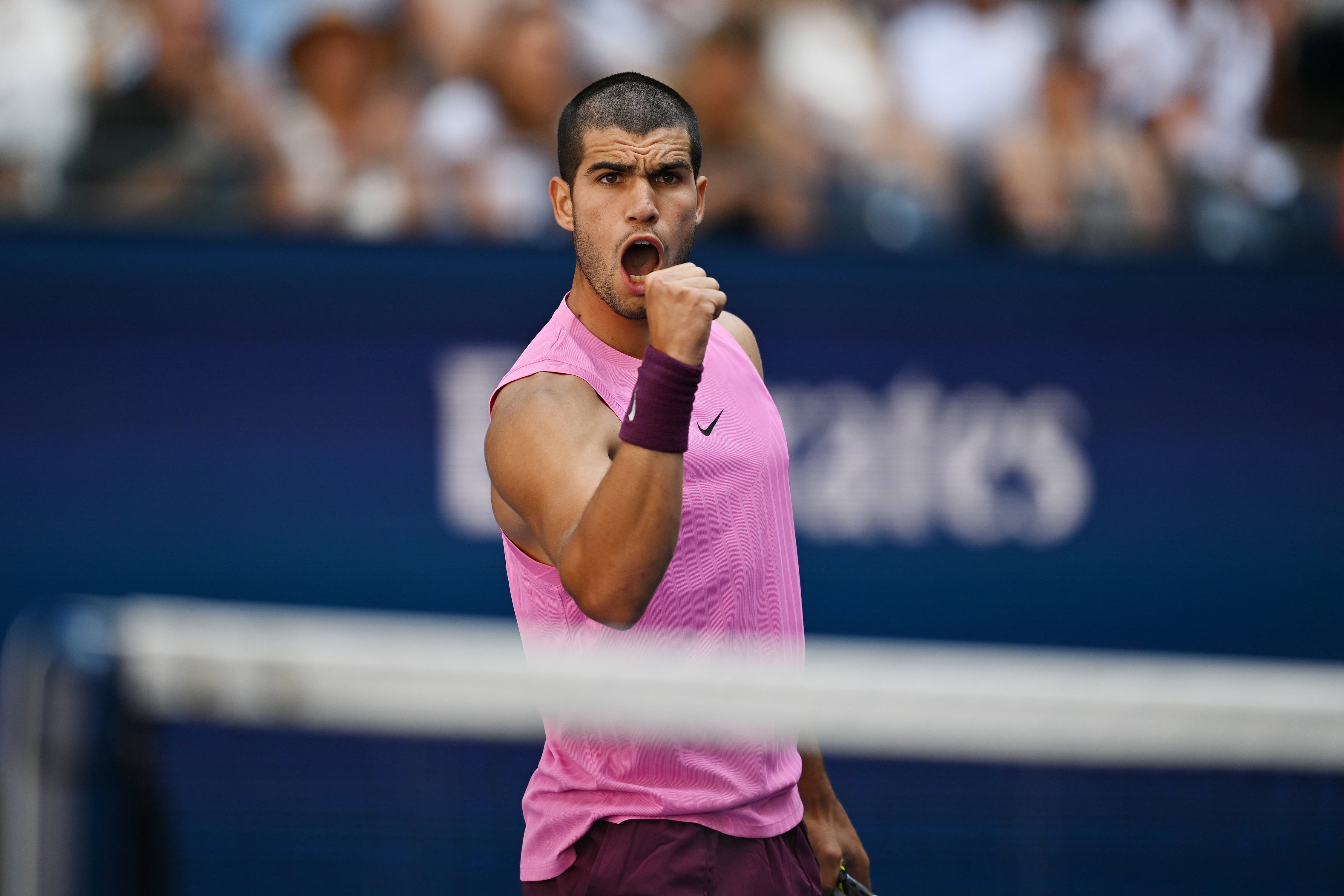 世界网球队爆冷美国网球队，阿尔卡拉斯统治全场的简单介绍