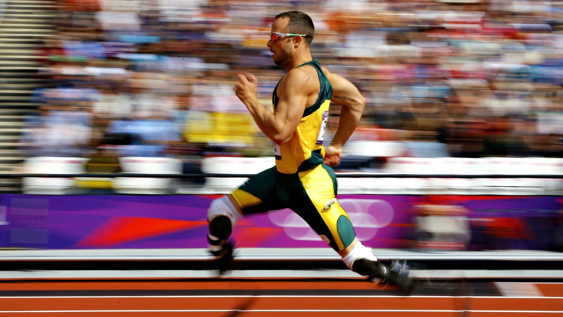 赛道与绿茵，当F1争冠焦点遇上伊拉克的足球胜利