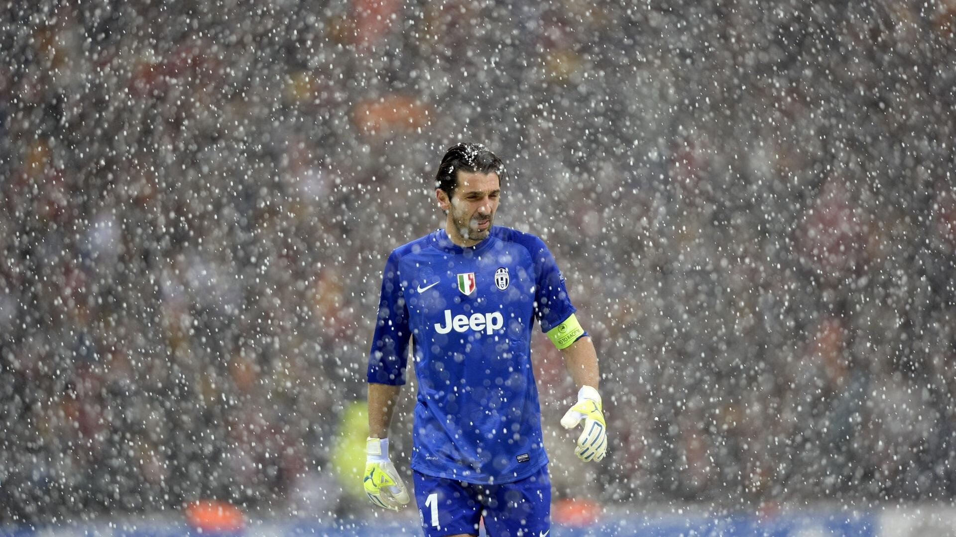 罗德里一夫当关，伊拉克对阵乌克兰中的个人能力完全展现